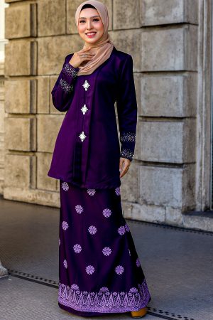 Kebaya Sareema Dark Purple