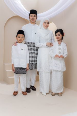 SET FAMILY DANG ANOM OFF WHITE